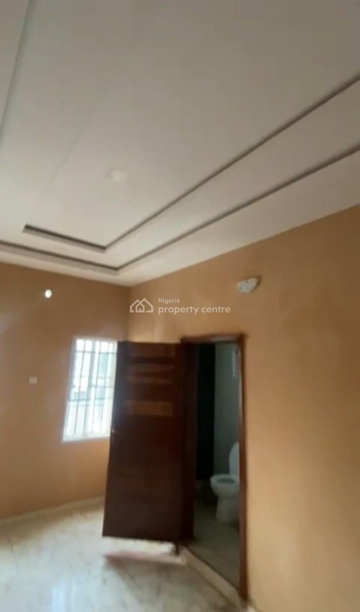 Spacious Standard One Bedroom Apartment, Onike, Iwaya, Yaba, Lagos, Mini Flat (room and Parlour) for Rent