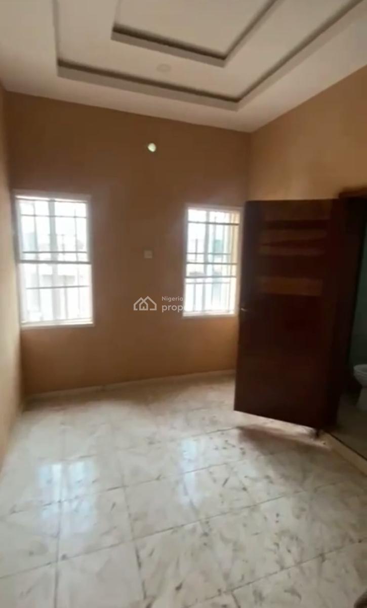 Spacious Standard One Bedroom Apartment, Onike, Iwaya, Yaba, Lagos, Mini Flat (room and Parlour) for Rent