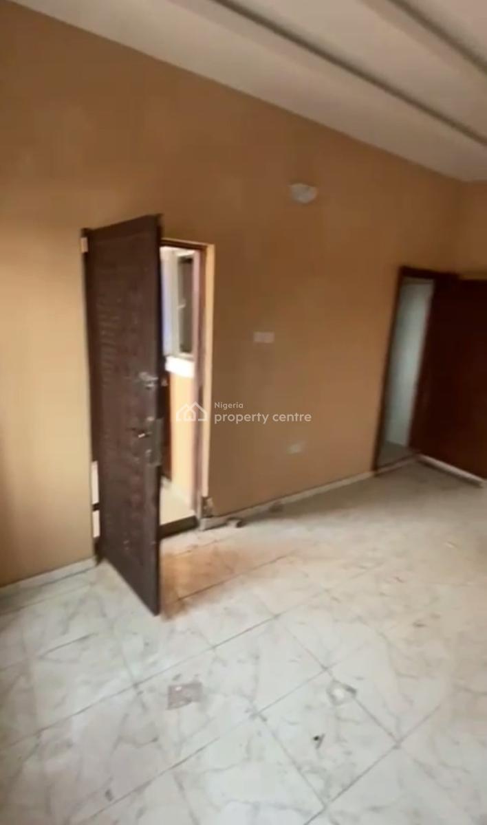 Spacious Standard One Bedroom Apartment, Onike, Iwaya, Yaba, Lagos, Mini Flat (room and Parlour) for Rent
