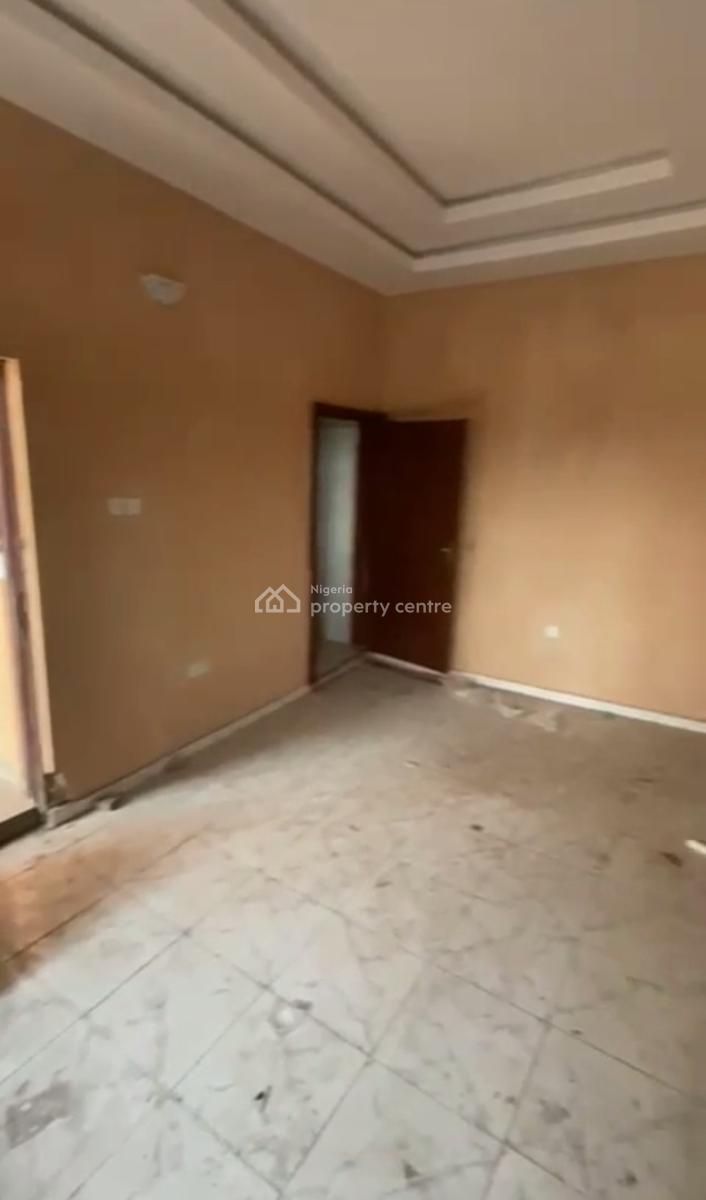 Spacious Standard One Bedroom Apartment, Onike, Iwaya, Yaba, Lagos, Mini Flat (room and Parlour) for Rent