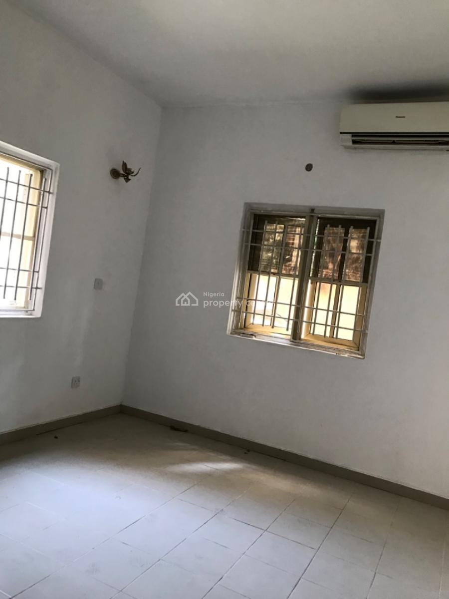 Very Massive and Serviced 3 Bedrooms Flat with Bq, Off Fola Osibo Street, Lekki Phase 1, Lekki, Lagos, Flat / Apartment for Rent
