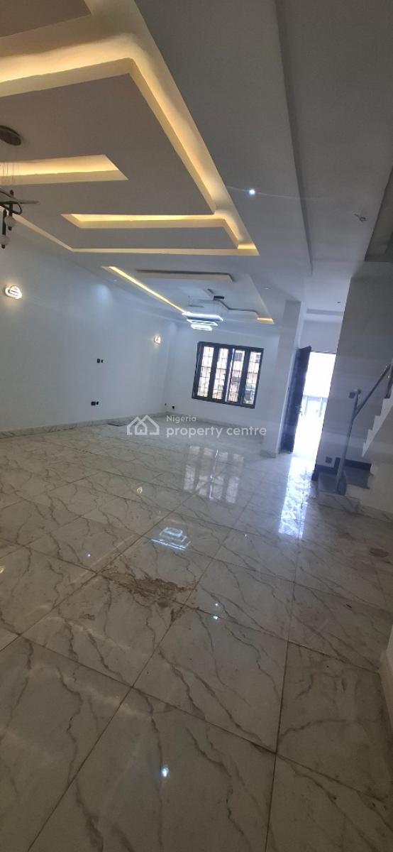 Standard 4 Bedroom Terrace with Bq, Guzape District, Abuja, Terraced Duplex for Rent