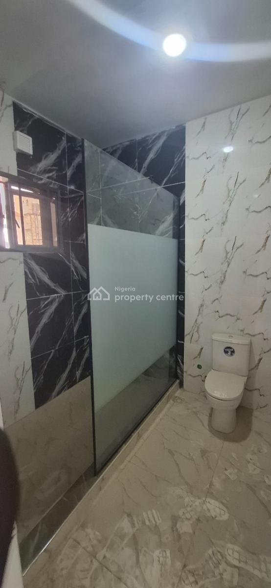 Standard 4 Bedroom Terrace with Bq, Guzape District, Abuja, Terraced Duplex for Rent