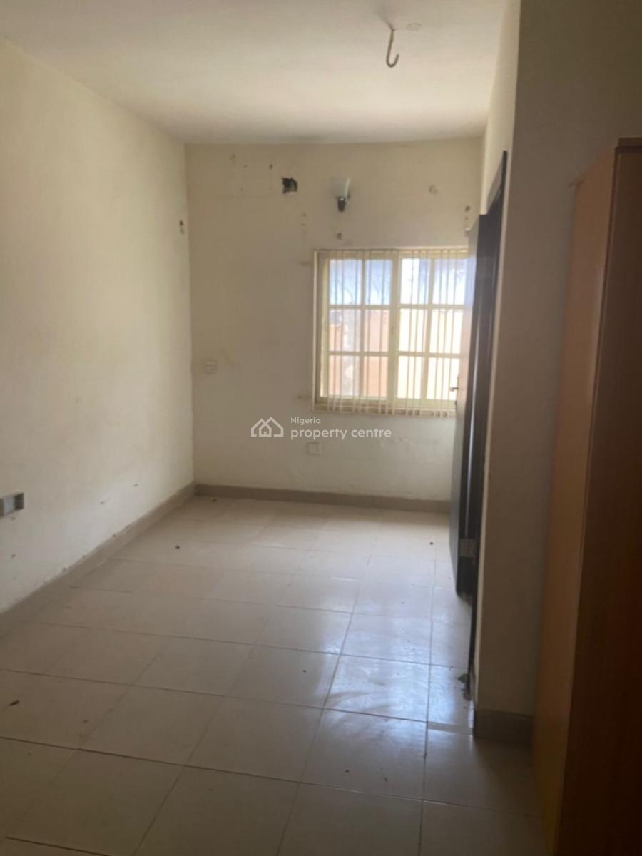 Clean and Decent 3 Bedroom Flat Apartment, Gra Phase 1, Magodo, Lagos, Flat / Apartment for Rent