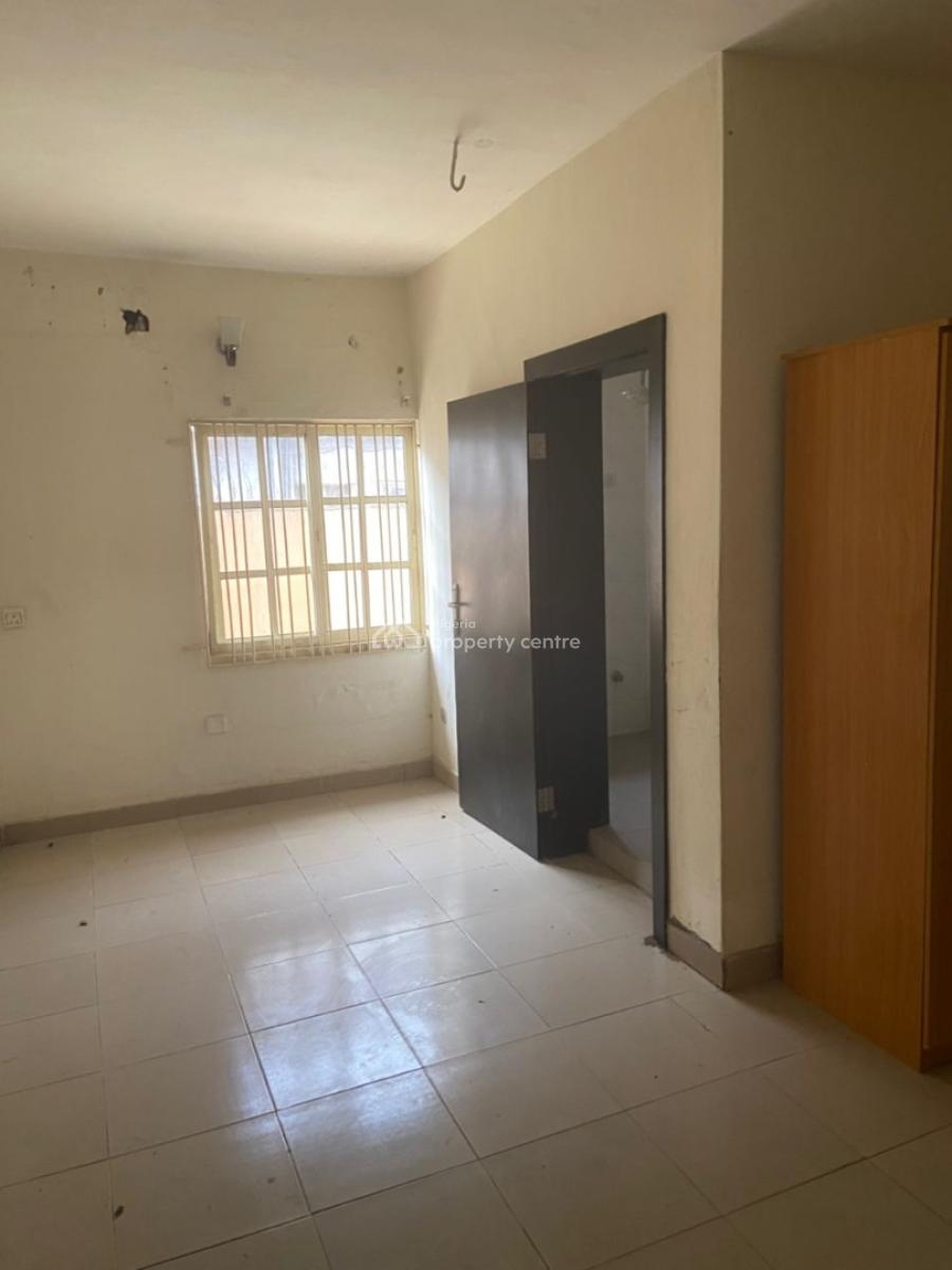Clean and Decent 3 Bedroom Flat Apartment, Gra Phase 1, Magodo, Lagos, Flat / Apartment for Rent