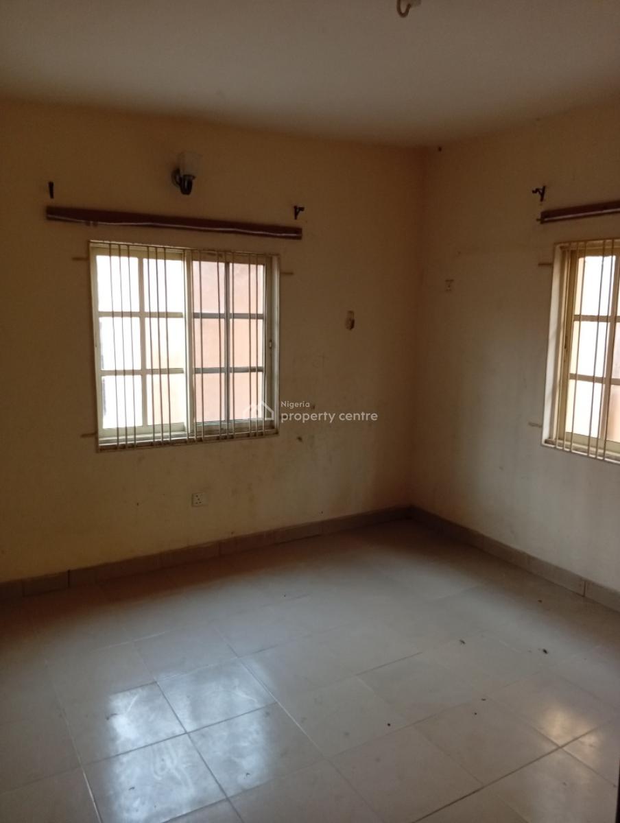 Clean and Decent 3 Bedroom Flat Apartment, Gra Phase 1, Magodo, Lagos, Flat / Apartment for Rent