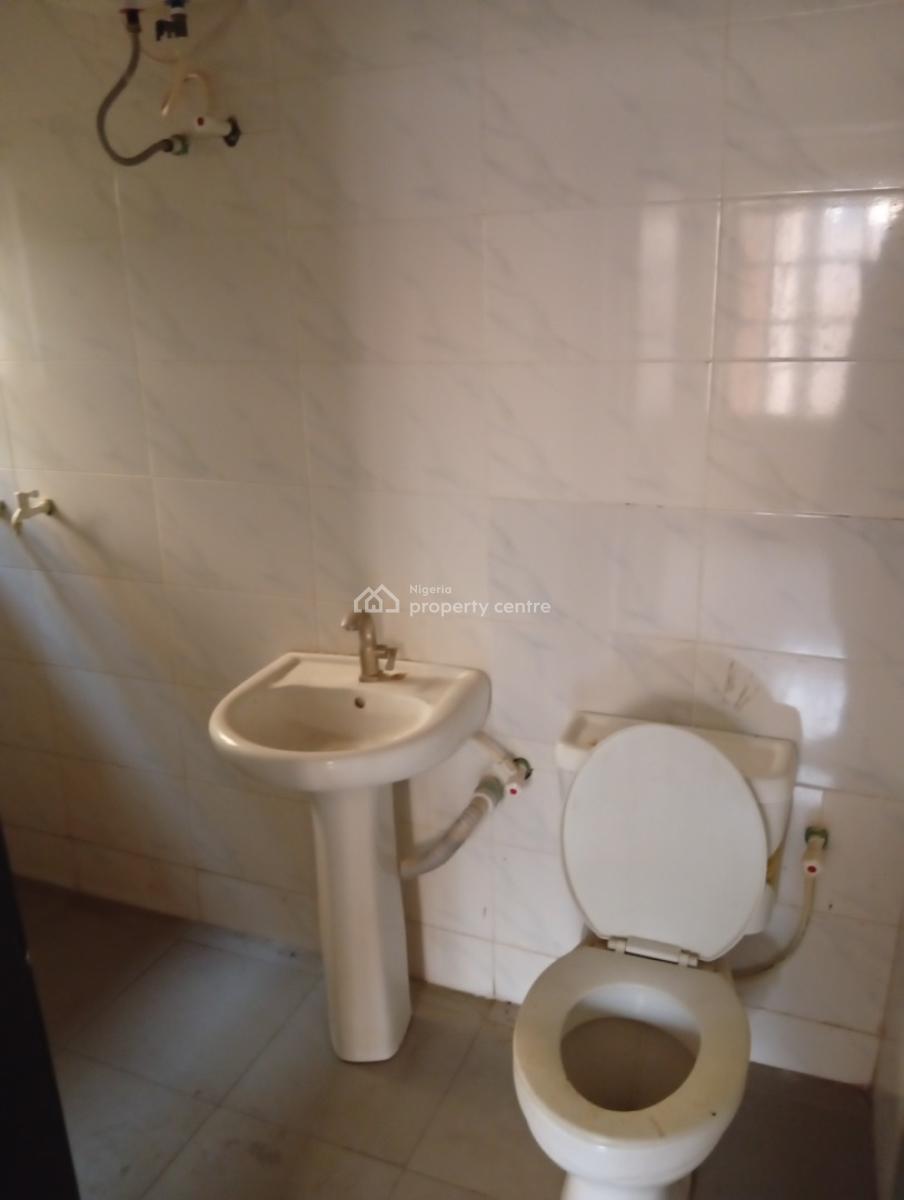 Clean and Decent 3 Bedroom Flat Apartment, Gra Phase 1, Magodo, Lagos, Flat / Apartment for Rent