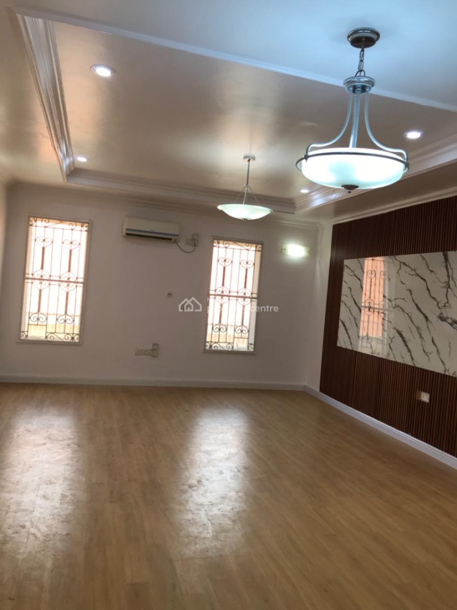 Fully Serviced and Clean 2 Bedroom Apartment, Lekki Phase 1, Lekki, Lagos, Flat / Apartment for Rent