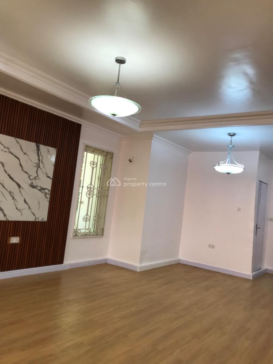 Fully Serviced and Clean 2 Bedroom Apartment, Lekki Phase 1, Lekki, Lagos, Flat / Apartment for Rent