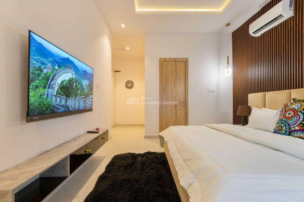 Premium 1bedroom with Swimming Pool and Gym, Off Admiralty Way, Lekki Phase 1, Lekki, Lagos, Mini Flat (room and Parlour) Short Let