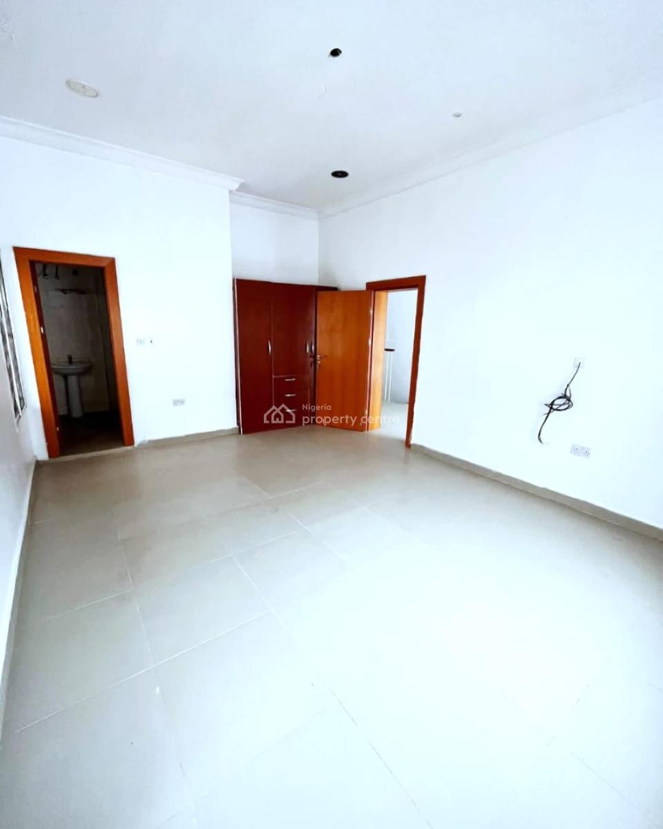 Spacious 3-bedroom Terrace Duplex, Osapa, Lekki, Lagos, Terraced Duplex for Sale
