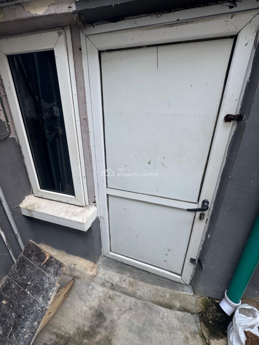 a Very Small Bq Without Kitchen Available in a Good Estate, Spar Road, Ikate, Lekki, Lagos, Self Contain (single Rooms) for Rent