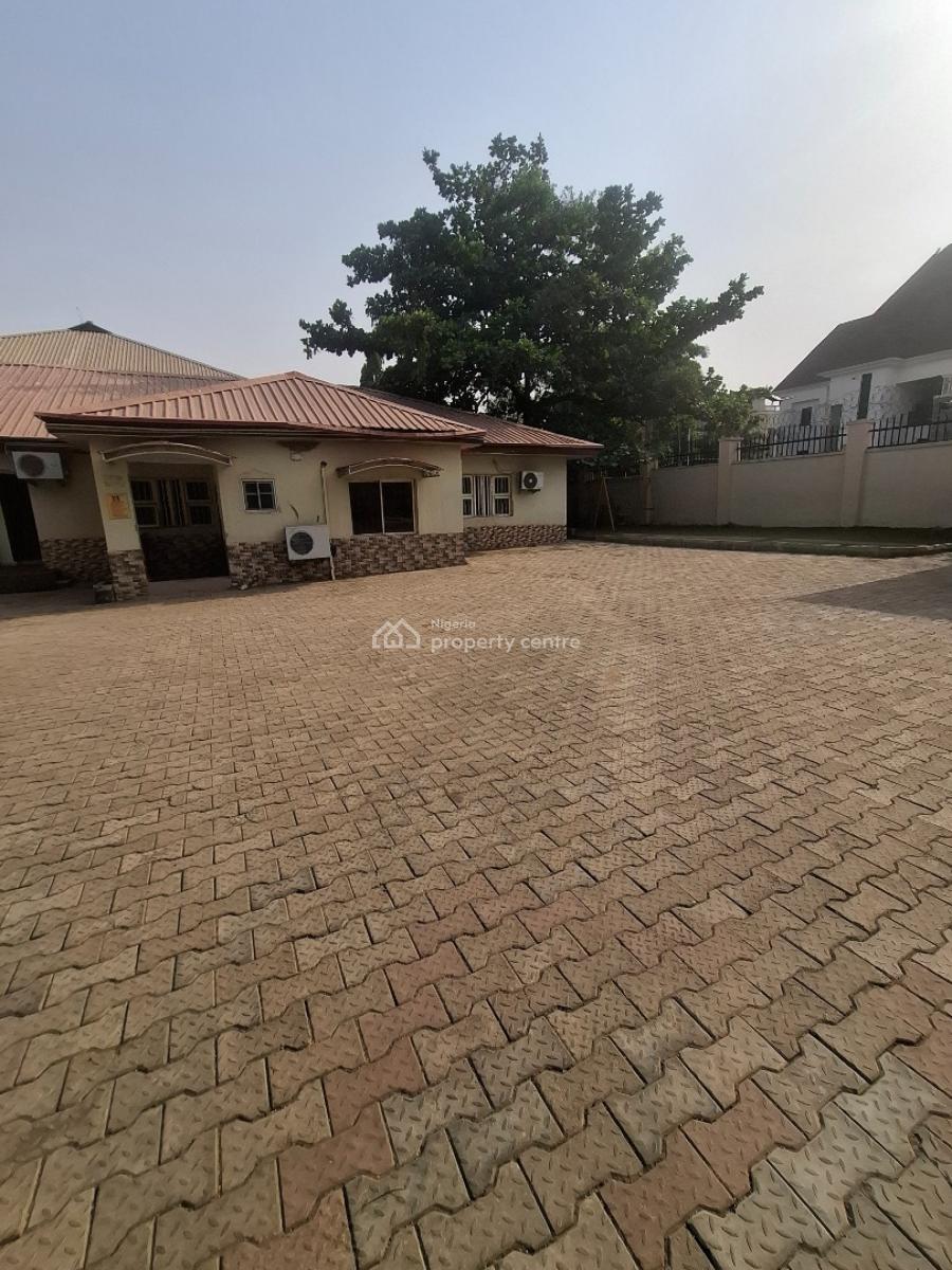Standard 3 Bedroom Bungalow, Maitama District, Abuja, Semi-detached Bungalow for Rent