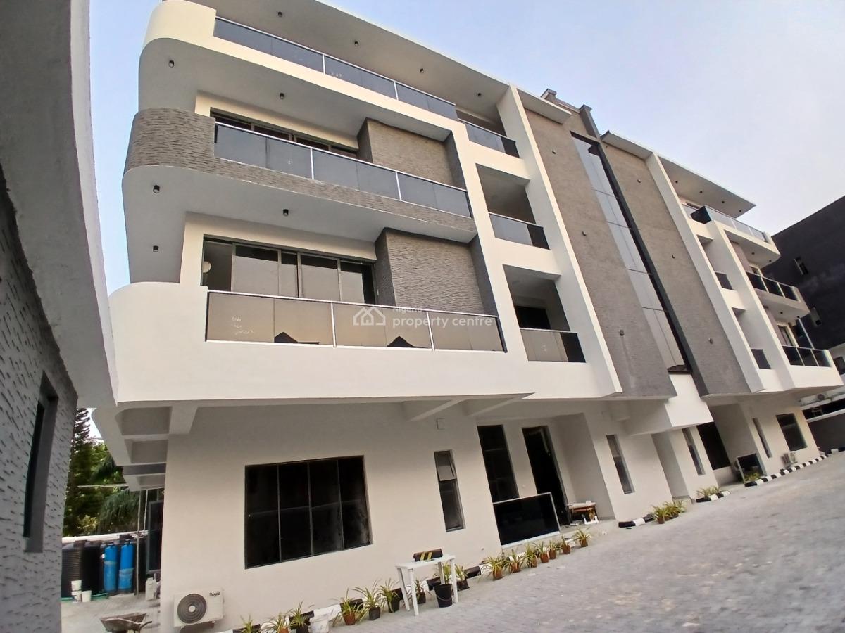 Serviced 3 Bedroom En-suite Flat with an Enclosed Fitted Kitchen, Cooker, Lekki Phase 1, Lekki, Lagos, Flat / Apartment for Rent