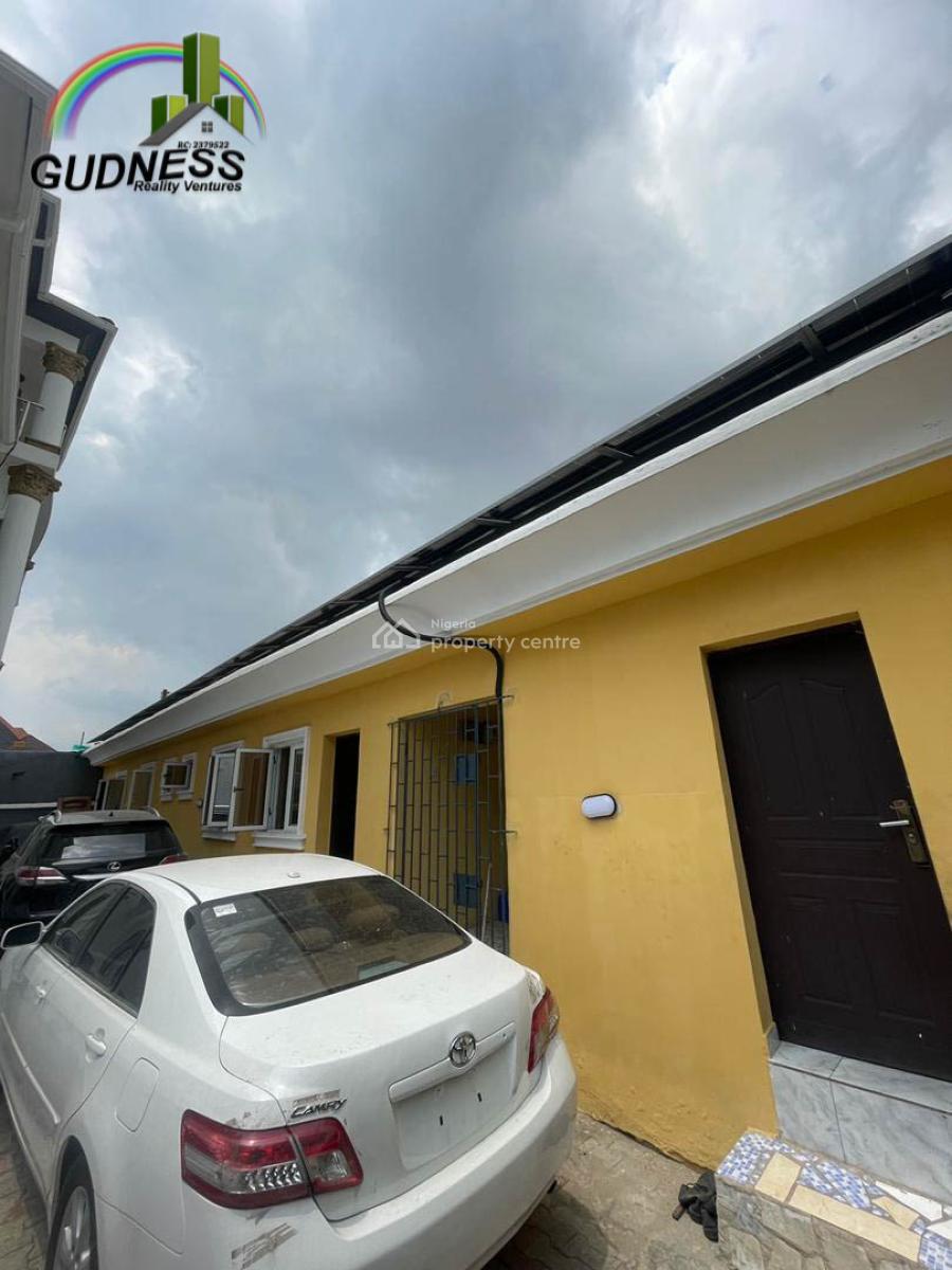 Self Contain Comes with Solar and Automated Gate, Chevron, Lekki, Lagos, Flat / Apartment for Rent