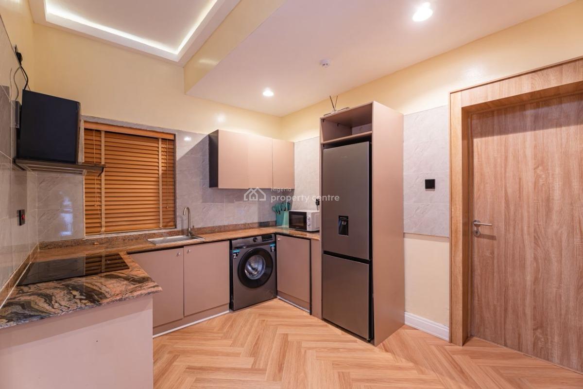 Gorgeous 2 Bedroom Apartment, Off Admiralty Way, Lekki Phase 1, Lekki, Lagos, Flat / Apartment Short Let