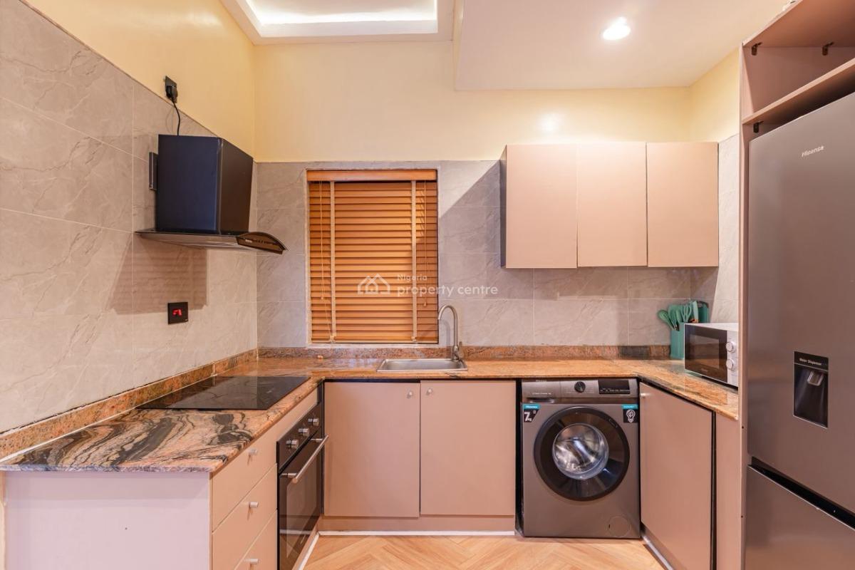 Gorgeous 2 Bedroom Apartment, Off Admiralty Way, Lekki Phase 1, Lekki, Lagos, Flat / Apartment Short Let