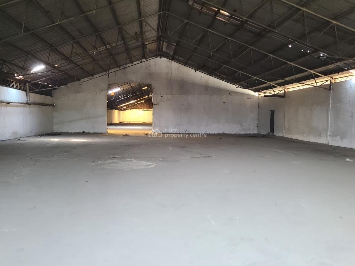 2000 Square Feet Warehouse, Eric Moore, Surulere, Lagos, Warehouse for Rent