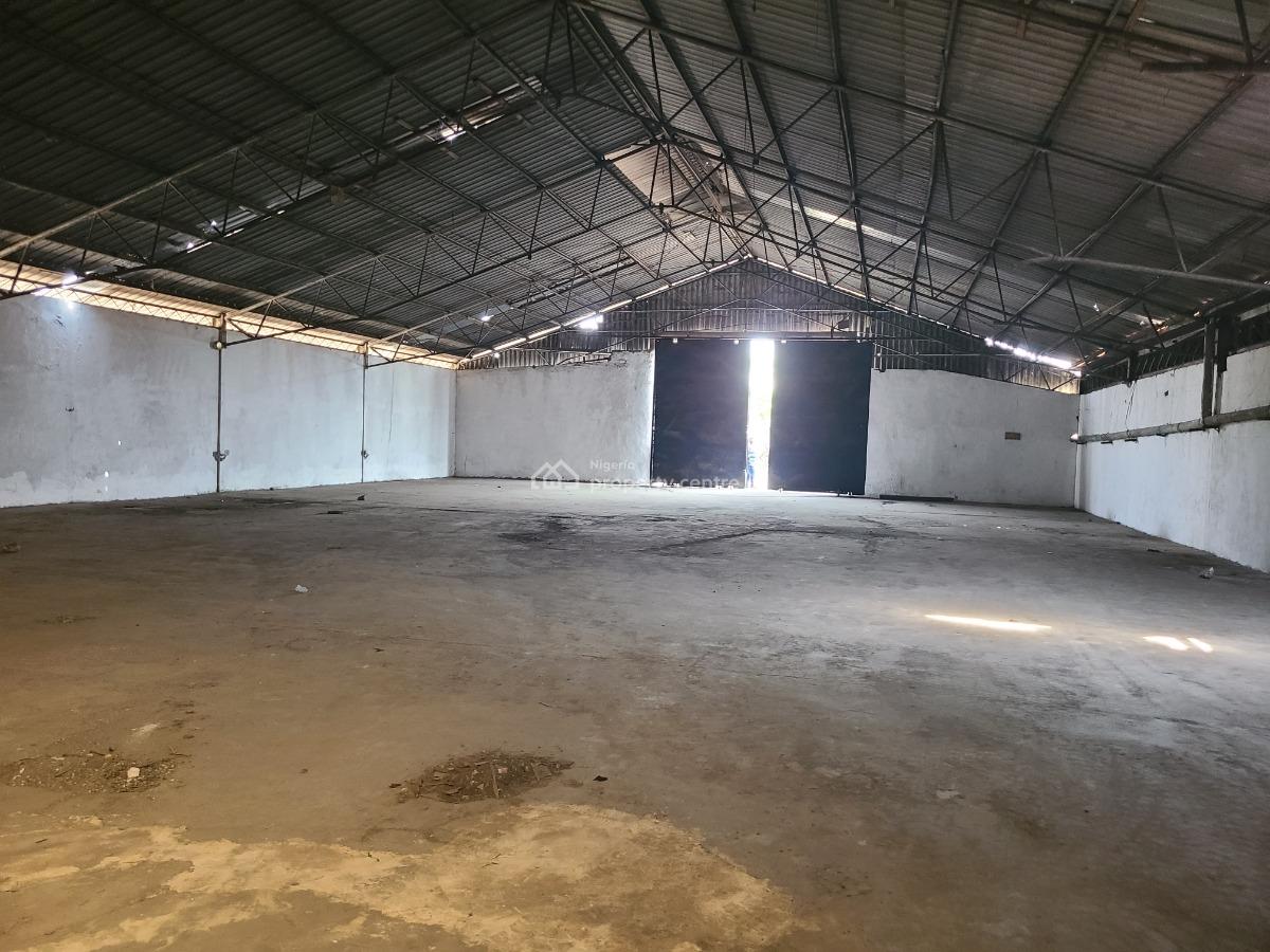2000 Square Feet Warehouse, Eric Moore, Surulere, Lagos, Warehouse for Rent