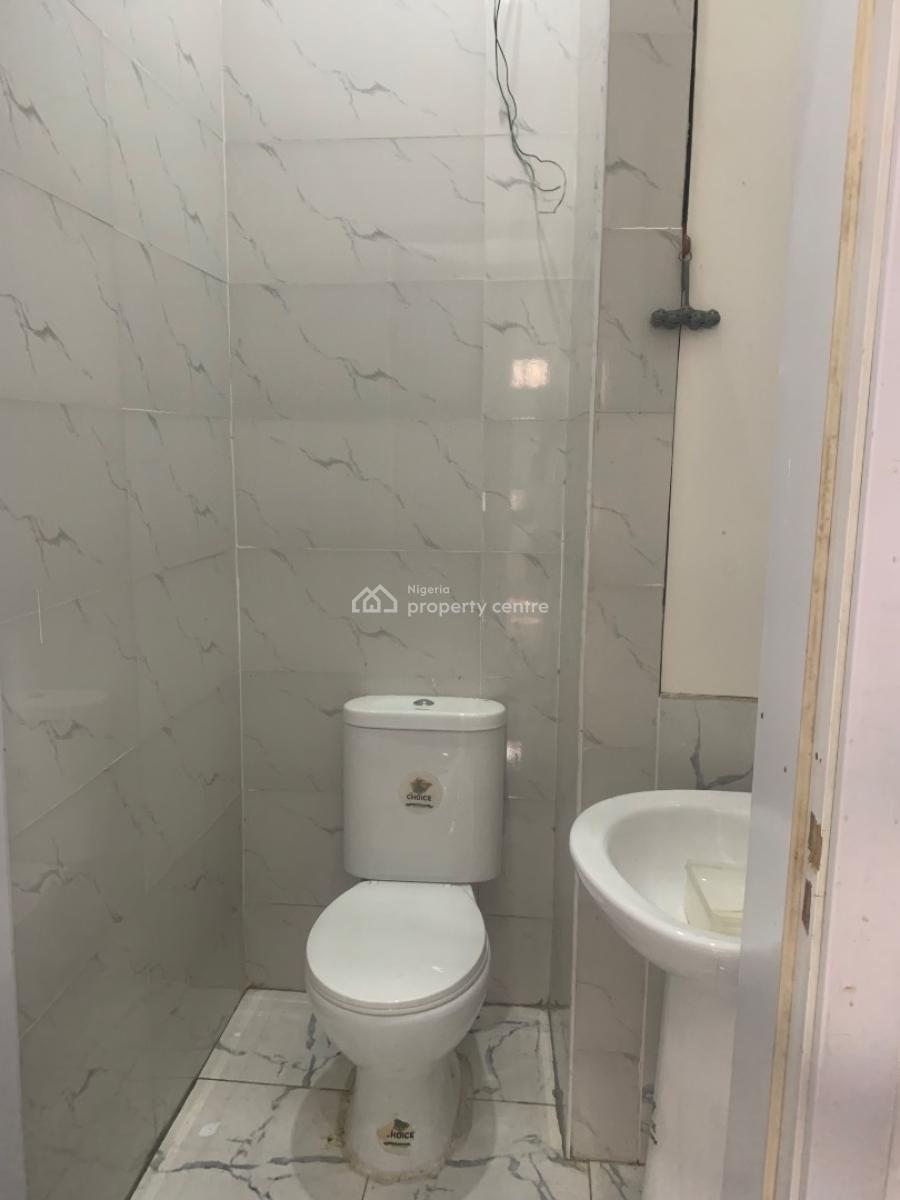 Luxury 2 Bedroom Apartment, Conservation Road Second Tollgate Eleganza Bus Stop, Lekki Phase 2, Lekki, Lagos, Flat / Apartment for Rent