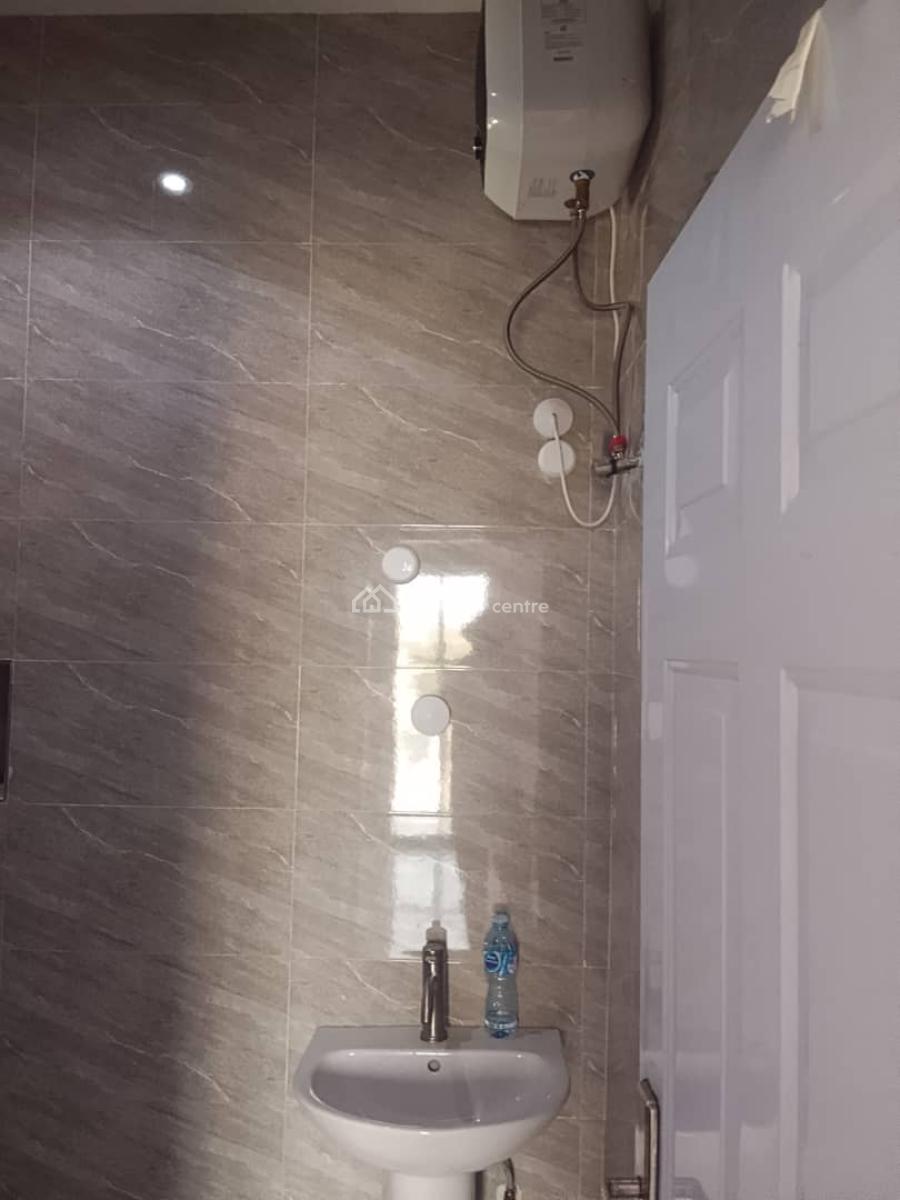 Spacious 2 Bedrooms Flat, Mike Iwuchukwu Street, Life Camp, Abuja, Flat / Apartment for Rent