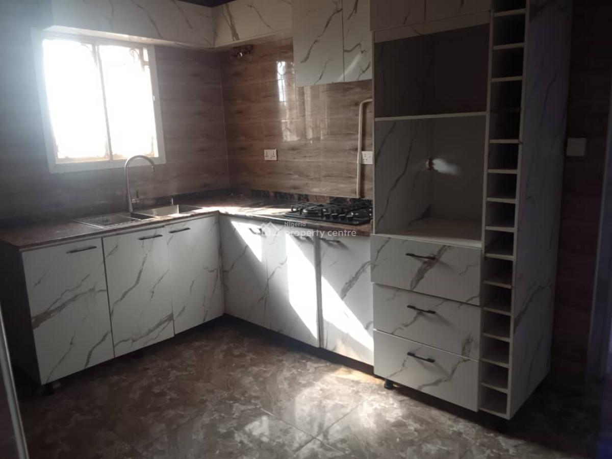 Spacious 2 Bedrooms Flat, Mike Iwuchukwu Street, Life Camp, Abuja, Flat / Apartment for Rent