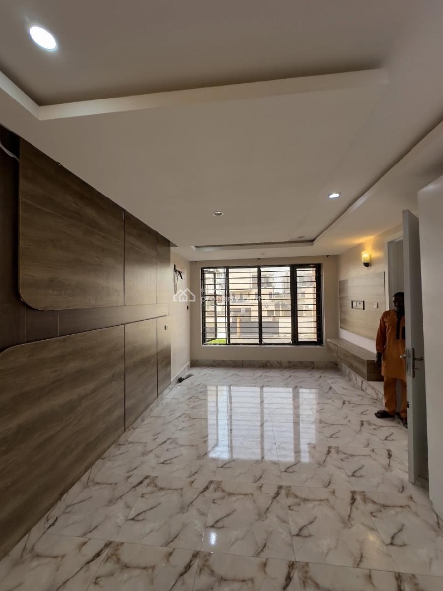 Fully Serviced 3 Bedroom Apartment with Bq, Lekki Phase 1, Lekki, Lagos, Flat / Apartment for Rent