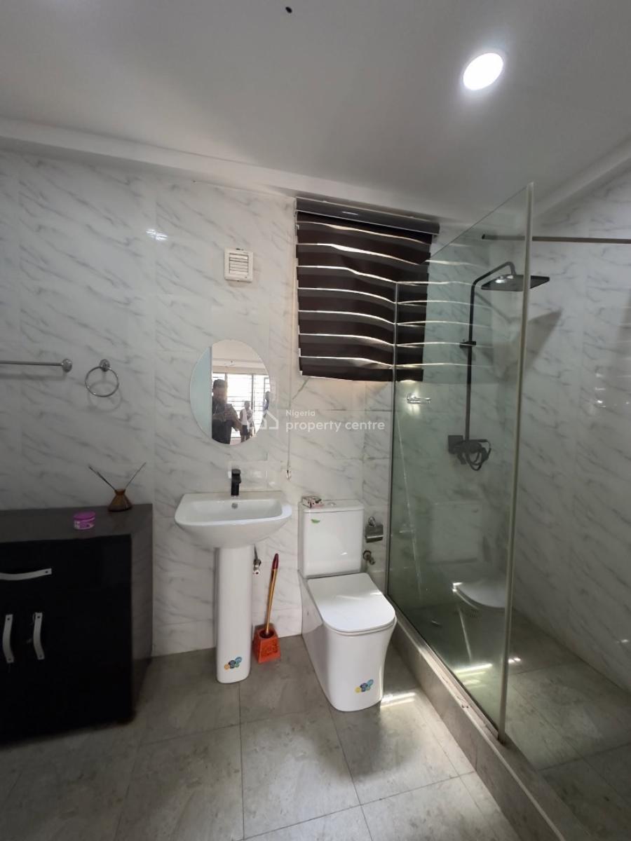 Fully Serviced 3 Bedroom Apartment with Bq, Lekki Phase 1, Lekki, Lagos, Flat / Apartment for Rent