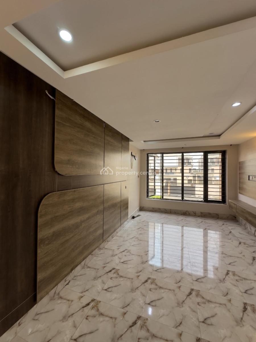 Fully Serviced 3 Bedroom Apartment with Bq, Lekki Phase 1, Lekki, Lagos, Flat / Apartment for Rent