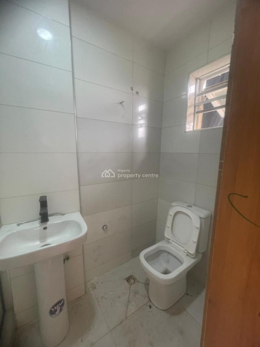 Brand New 2 Bedroom Apartment with Elevator and Gym, Lekki Phase 1, Lekki, Lagos, Flat / Apartment for Rent