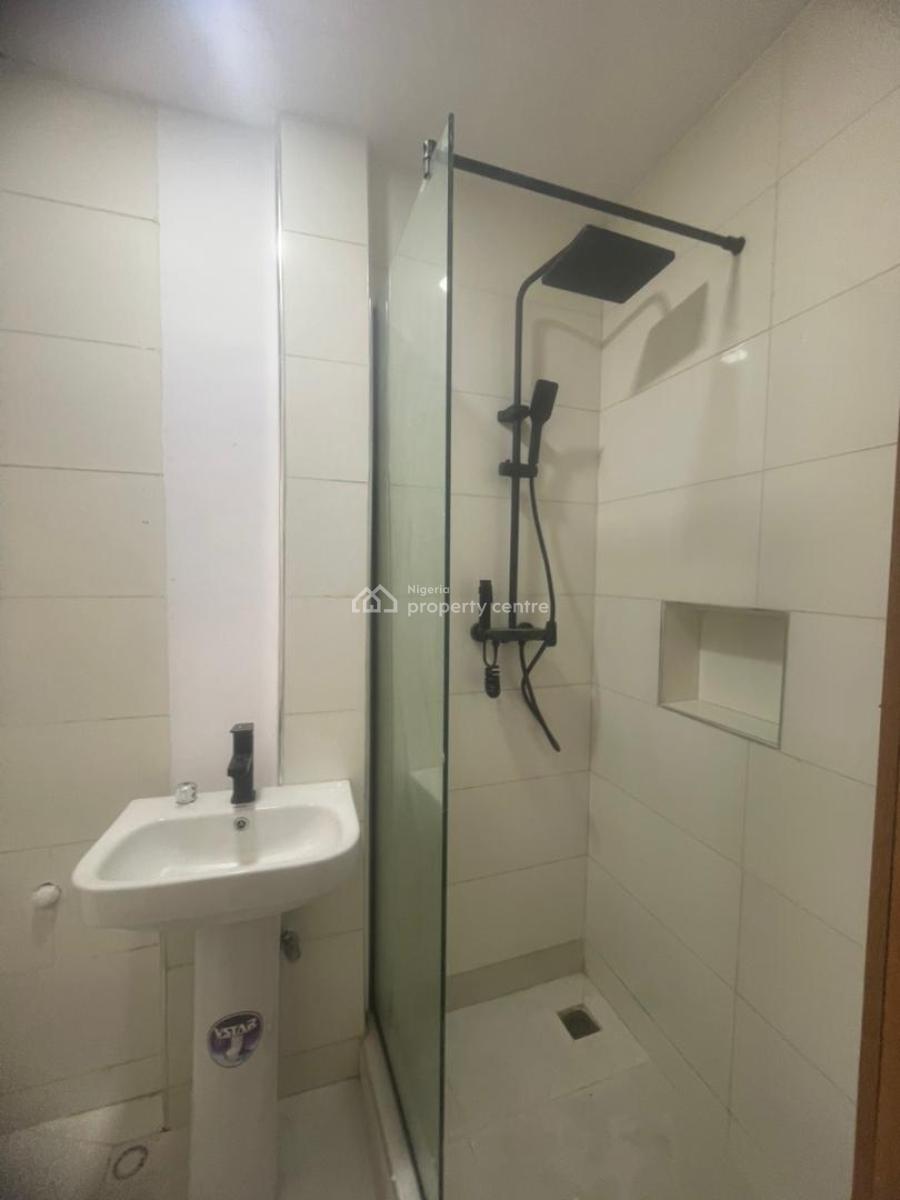 Brand New 2 Bedroom Apartment with Elevator and Gym, Lekki Phase 1, Lekki, Lagos, Flat / Apartment for Rent