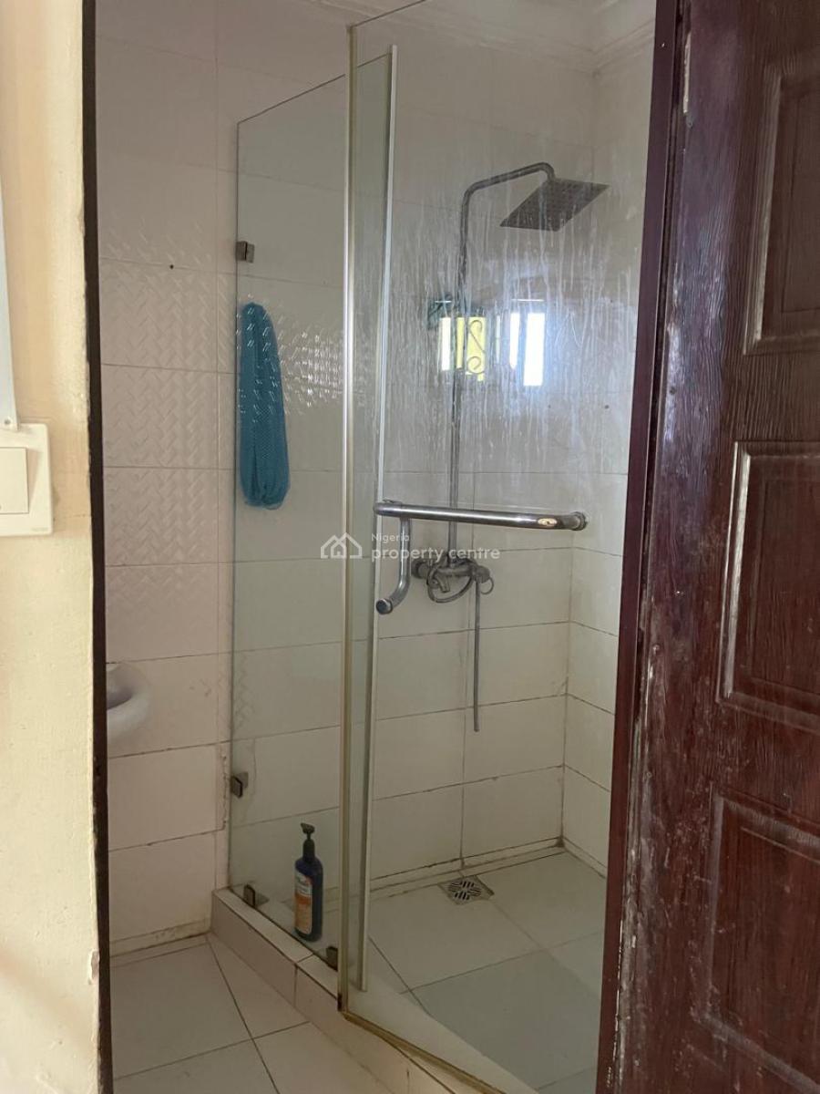 Well Maintained 2 Bedrooms Flat, Chevron, Lekki, Lagos, Flat / Apartment for Rent