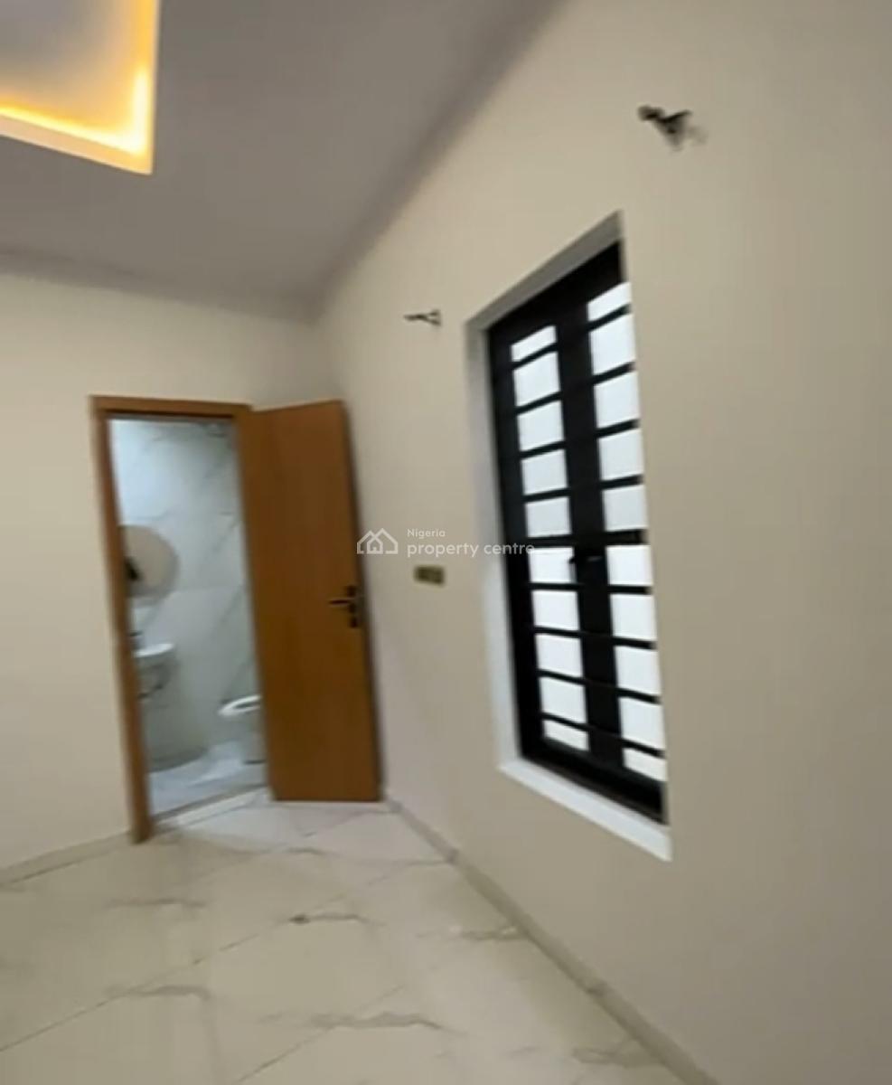 Semi Masters Bedroom Inside a Shared Duplex{ Video}, Royal Pine Estate Gate 3 Orchid Road, Lekki, Lagos, Self Contain (single Rooms) for Rent