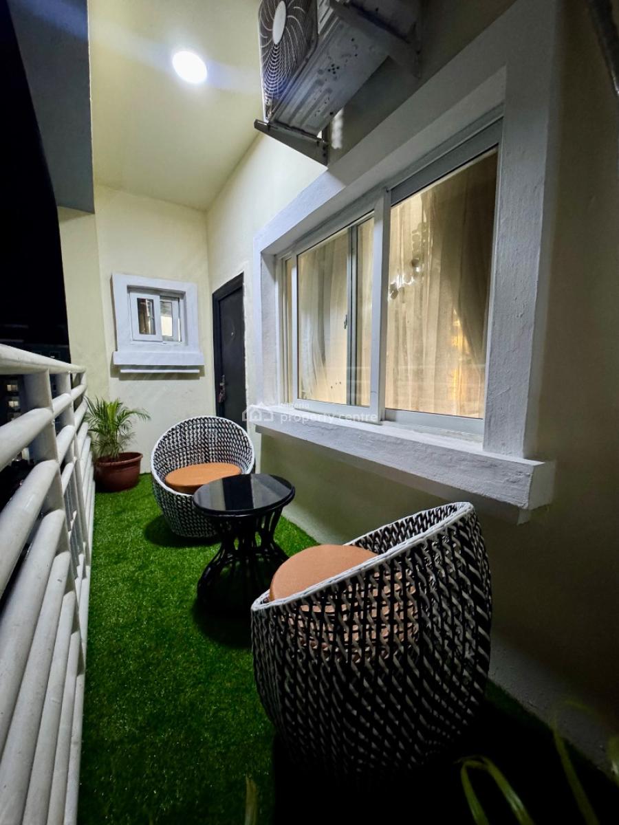 Beautiful 3 Bedroom Apartment, Lekki Phase 1, Lekki, Lagos, Flat / Apartment Short Let