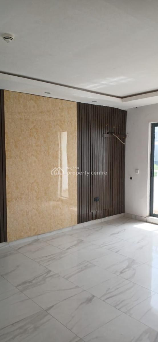 Spacious Massive Luxury 2bedroom Flat Apartment, Secure Estate Perwinkie Off Freedom Wey Lekki Phase One, Lekki Phase 1, Lekki, Lagos, Flat / Apartment for Rent