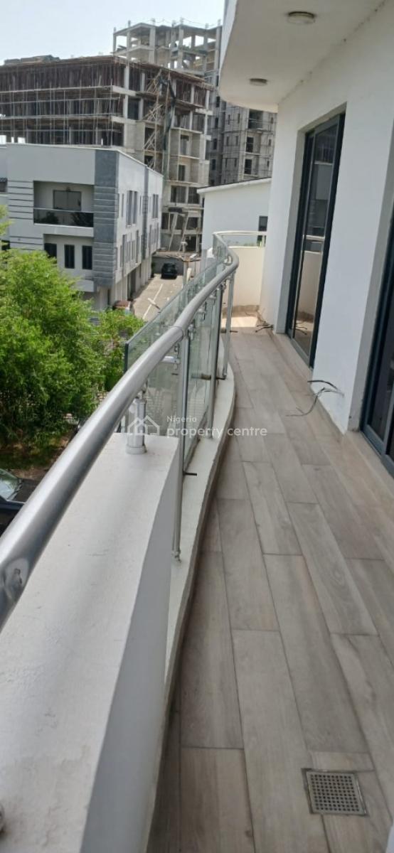 Spacious Massive Luxury 2bedroom Flat Apartment, Secure Estate Perwinkie Off Freedom Wey Lekki Phase One, Lekki Phase 1, Lekki, Lagos, Flat / Apartment for Rent