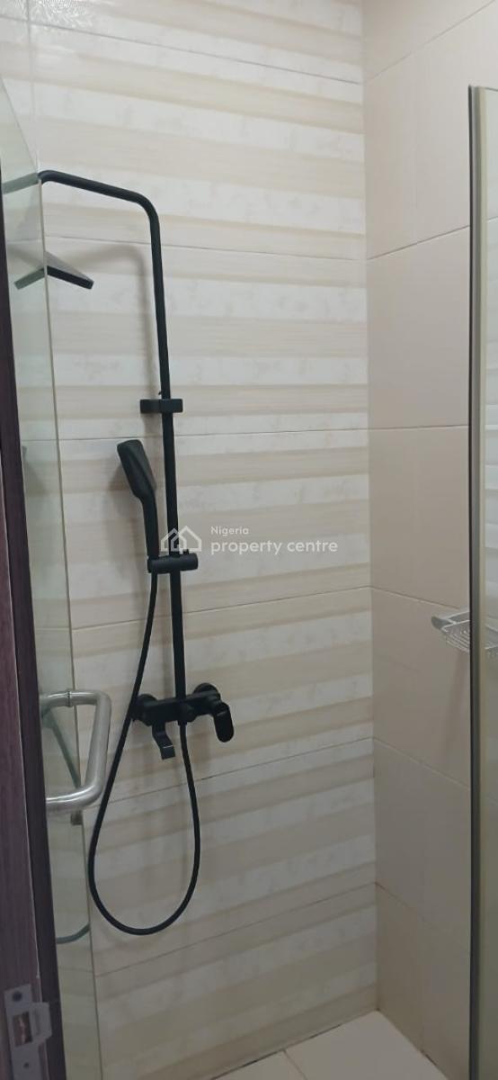 Spacious Massive Luxury 2bedroom Flat Apartment, Secure Estate Perwinkie Off Freedom Wey Lekki Phase One, Lekki Phase 1, Lekki, Lagos, Flat / Apartment for Rent