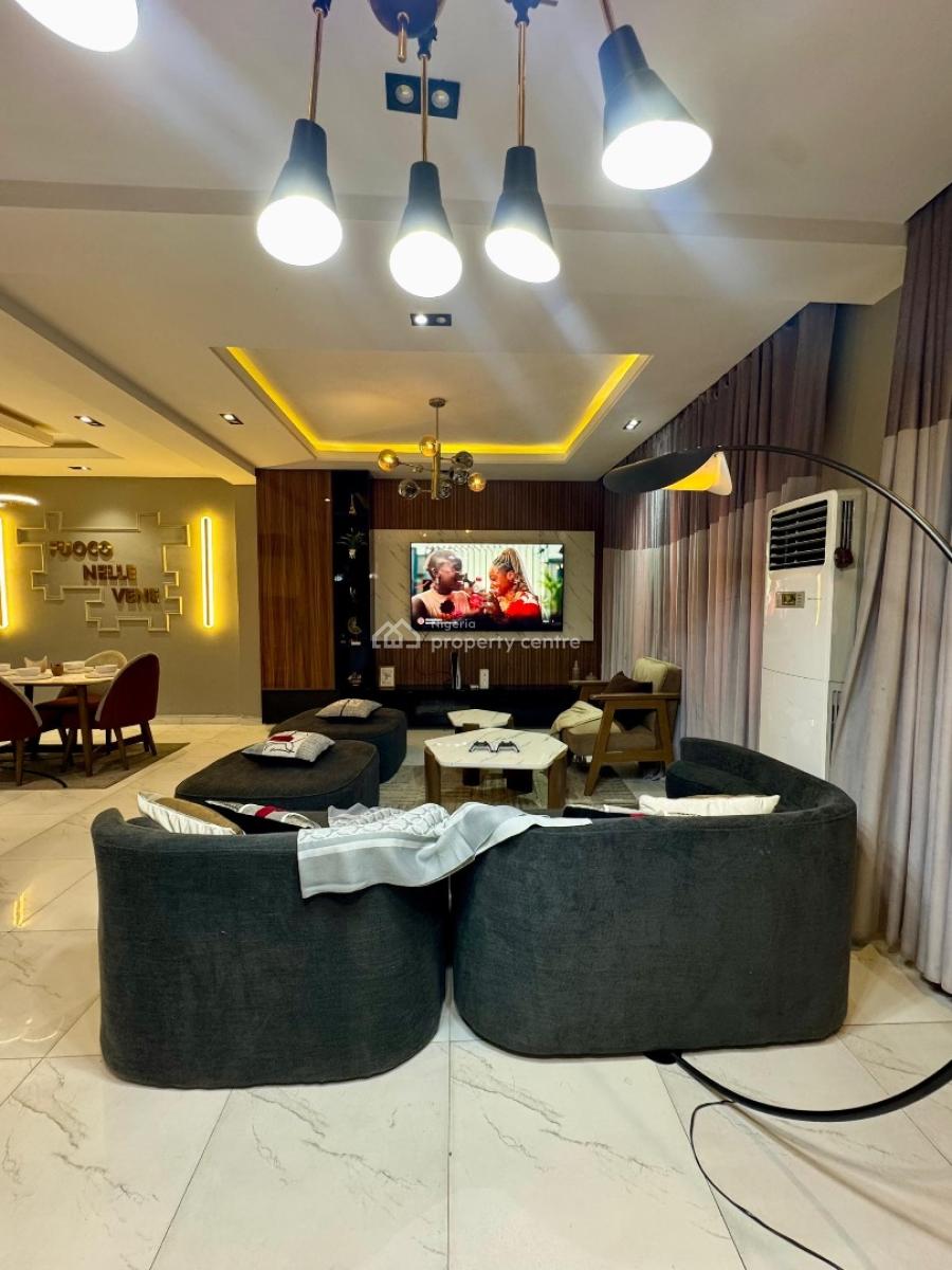 Beautiful 2 Bedroom Apartment, Lekki Phase 1, Lekki, Lagos, Flat / Apartment Short Let