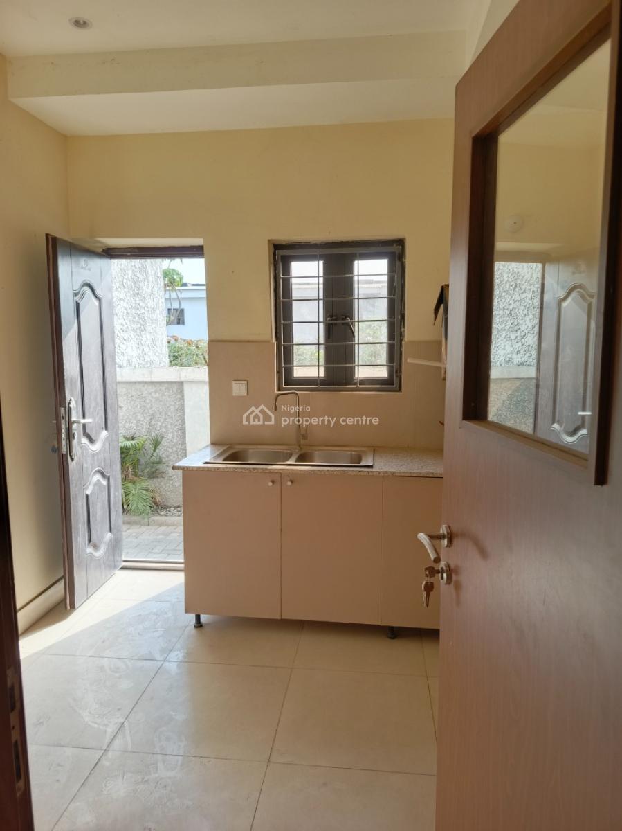 3 Bedroom Terrace Duplex in an Estate Airport Road Lugbe, Aco Estate, Lugbe District, Abuja, Terraced Duplex for Sale