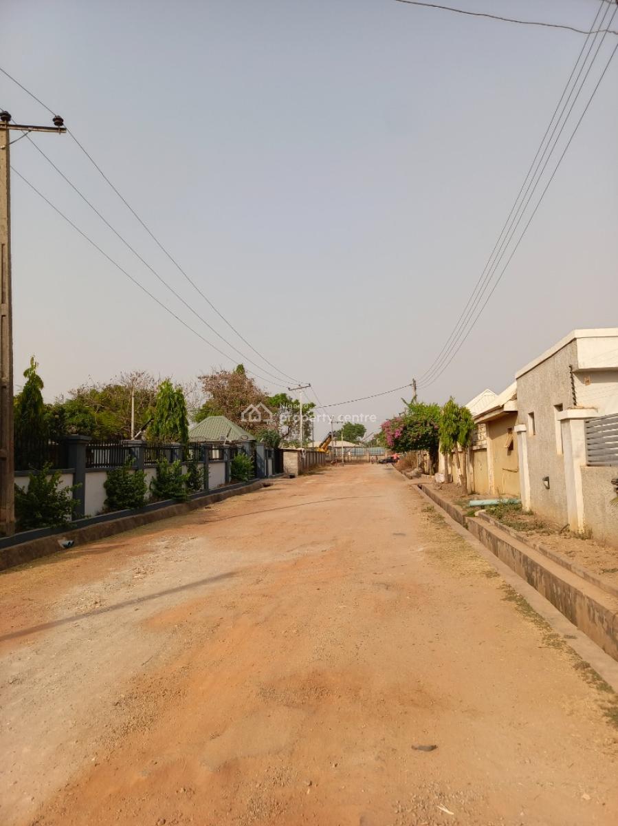 3 Bedroom Terrace Duplex in an Estate Airport Road Lugbe, Aco Estate, Lugbe District, Abuja, Terraced Duplex for Sale