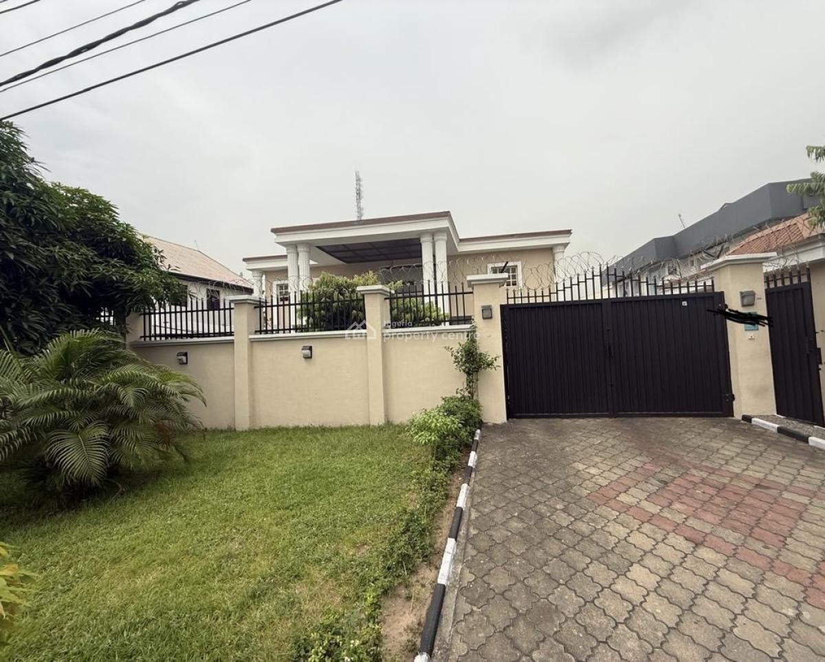 High Commercial Property on The Most Busy Road in Lekki Phase 1, Off Admiralty Way, Lekki Phase 1, Lekki, Lagos, Shop for Rent