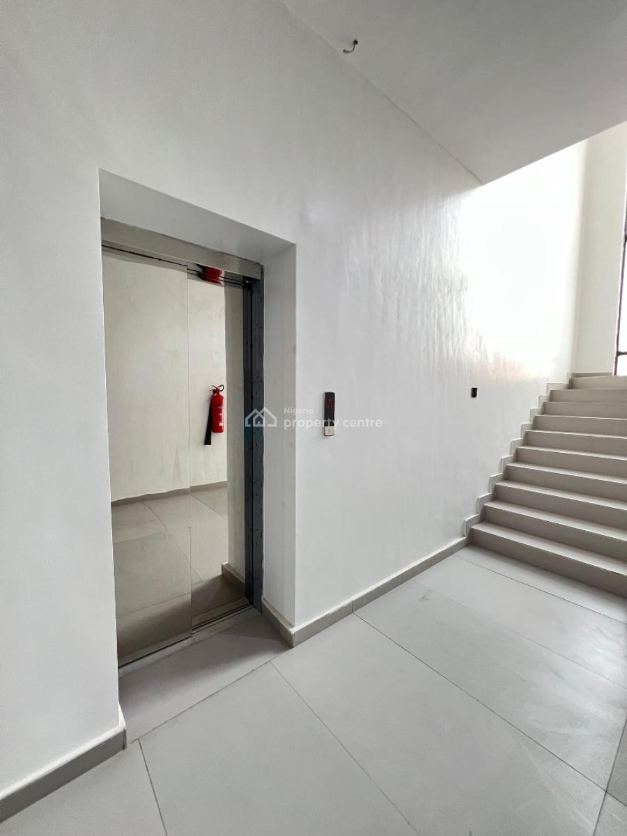 Spacious 2 Bedroom Apartment with and Elevator, Swimming Pool and Gym, Lekki Phase 1, Lekki, Lagos, Flat / Apartment for Sale