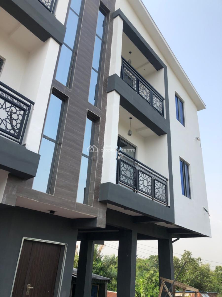 3 Bedroom Flat, Close to The Road, Magboro, Ogun, Flat / Apartment for Rent