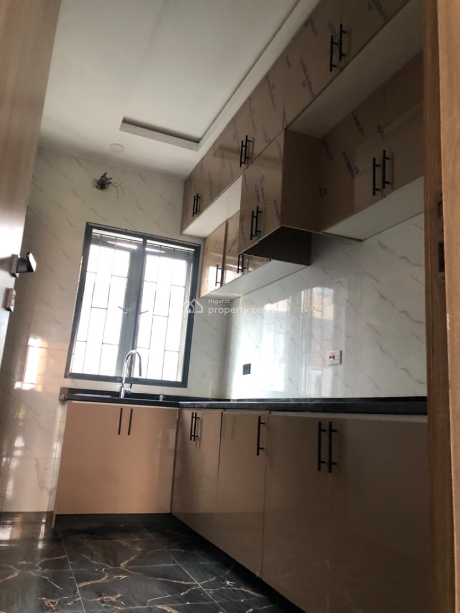 3 Bedroom Flat, Close to The Road, Magboro, Ogun, Flat / Apartment for Rent