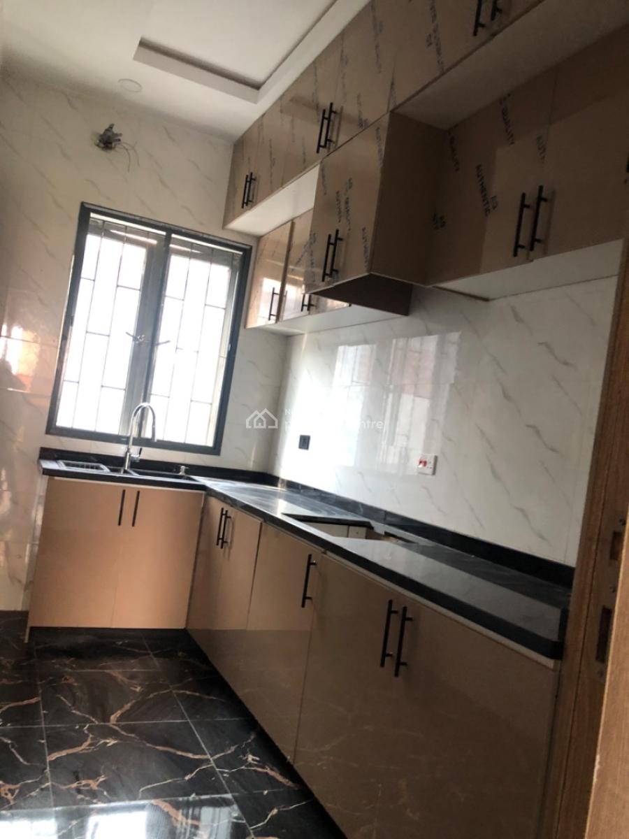 3 Bedroom Flat, Close to The Road, Magboro, Ogun, Flat / Apartment for Rent