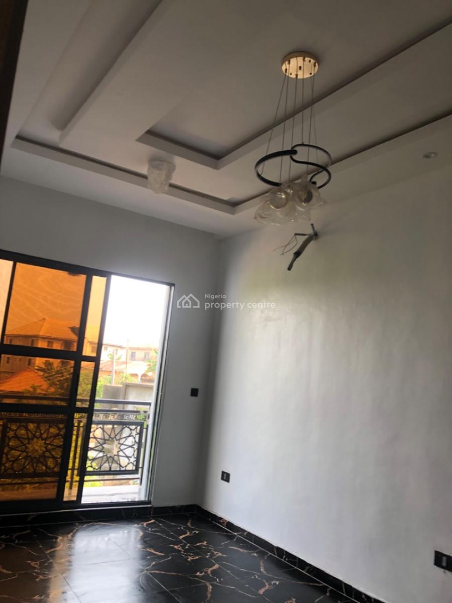 3 Bedroom Flat, Close to The Road, Magboro, Ogun, Flat / Apartment for Rent