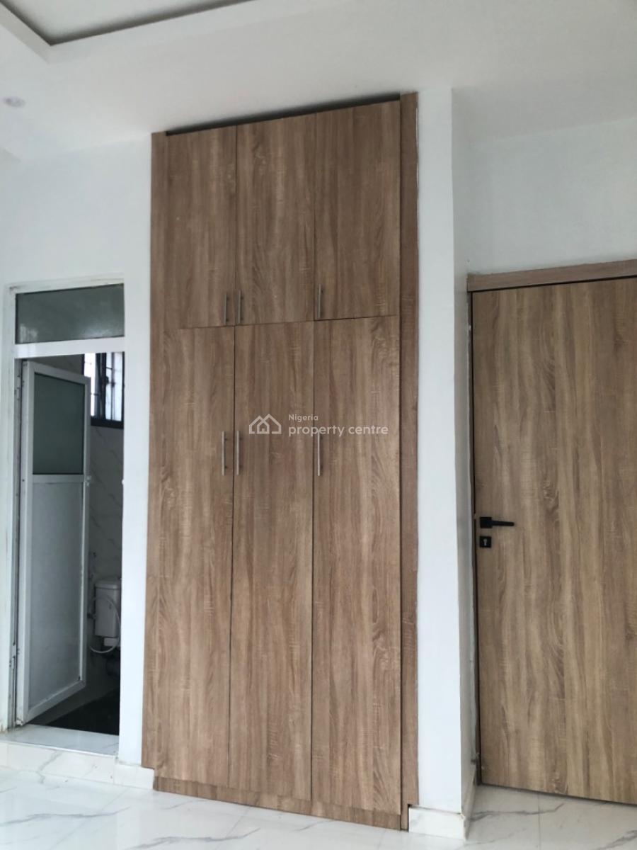 3 Bedroom Flat, Close to The Road, Magboro, Ogun, Flat / Apartment for Rent