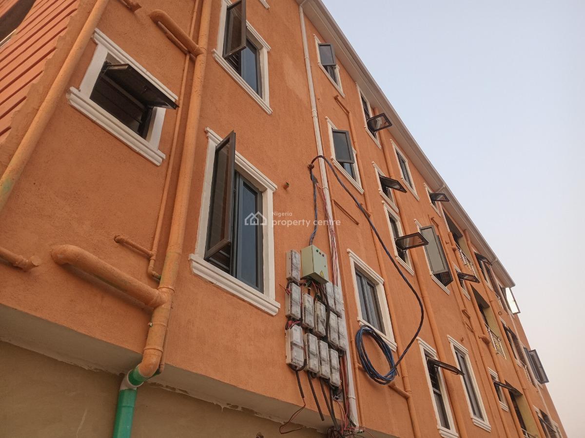 Florida 2bd Flat, Yaba, Lagos, Flat / Apartment for Rent