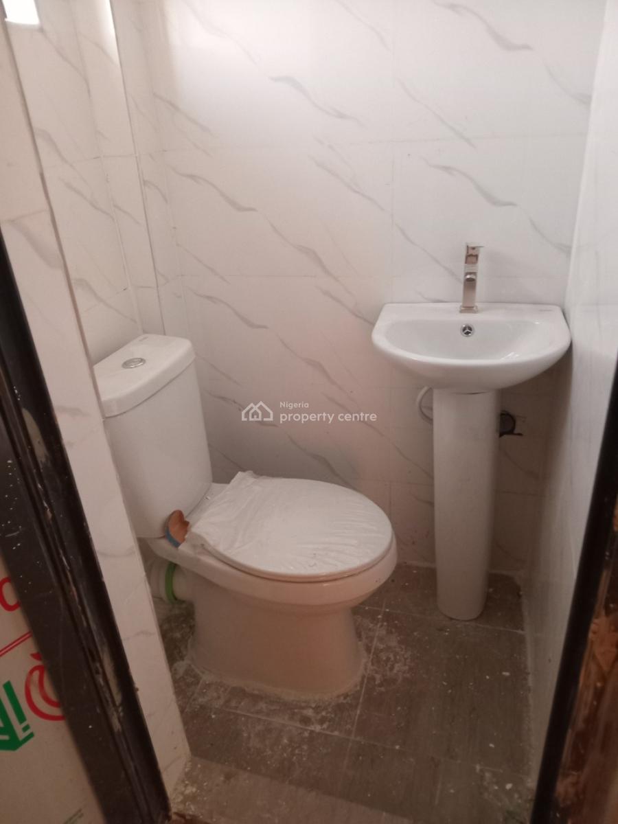 Florida 2bd Flat, Yaba, Lagos, Flat / Apartment for Rent
