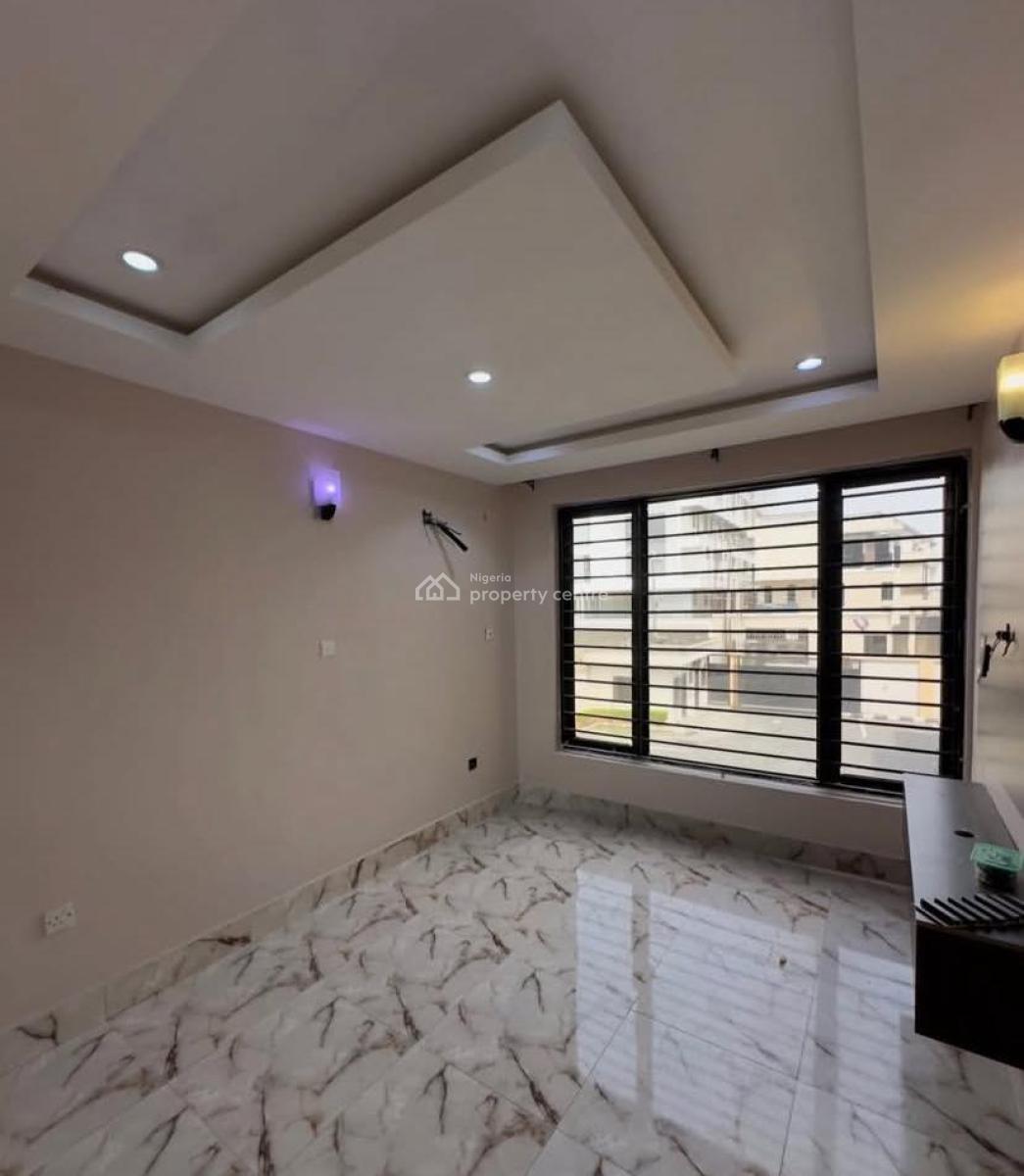 Serviced 3 Bedroom Apartment, Lekki Right, Lekki Phase 1, Lekki, Lagos, Flat / Apartment for Rent